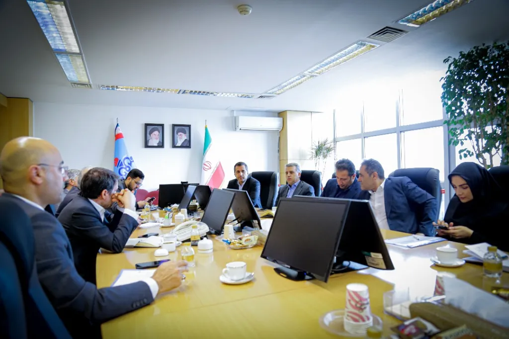 نشست مدیرعامل شرکت ملی صنایع پتروشیمی با مدیرعامل و مدیران ارشد گروه پترول