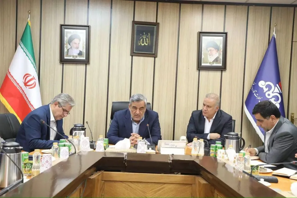 برگزاری نشست صمیمانه مدیرعامل شرکت ملی نفت ایران با مدیرعامل و مدیران شرکت نفت فلات قاره ایران