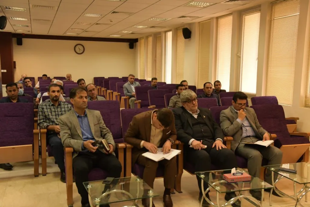 نشست همانديشی مديران ستادی و روسای خدمات پشتيبانی معاونت عمليات حفاری با پيگيریكنندگان درخواستهای كاركنان اركان ثالث