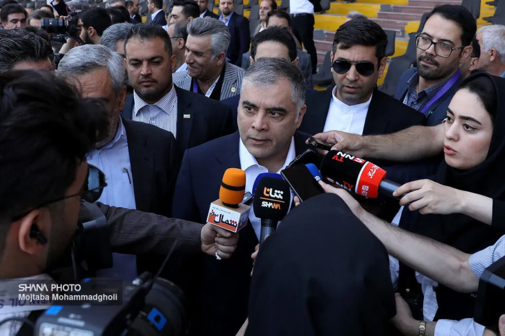 تحقق خواسته رهبری برای کاهش زمان تنفیذ قراردادهای نفتی/ منتظر سرمایهگذاران خارجی نمیمانیم