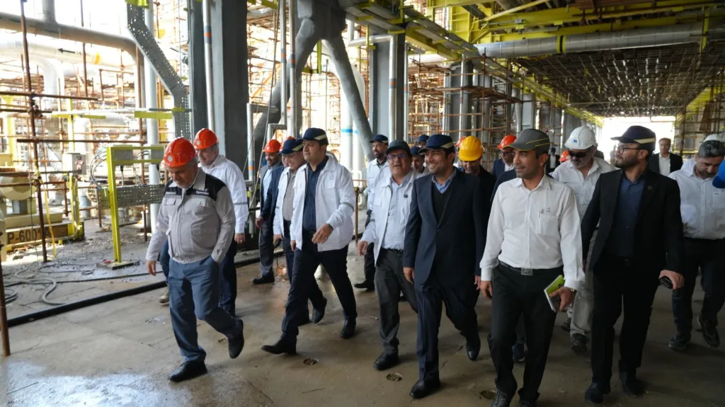 مدیرعامل و اعضای هیئت مدیره مؤسسه صندوق ذخیره فرهنگیان از شرکتهای تابعه و پروژههای مؤسسه در عسلویه بازدید کردند